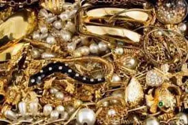 Delta Deputy Governor’s Adviser arrested over alleged conspiracy, stealing of N1.8Million jewelries in Warri